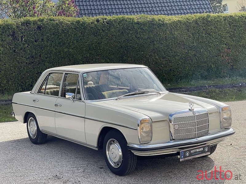 1968' Mercedes-Benz 200 D/8 photo #1