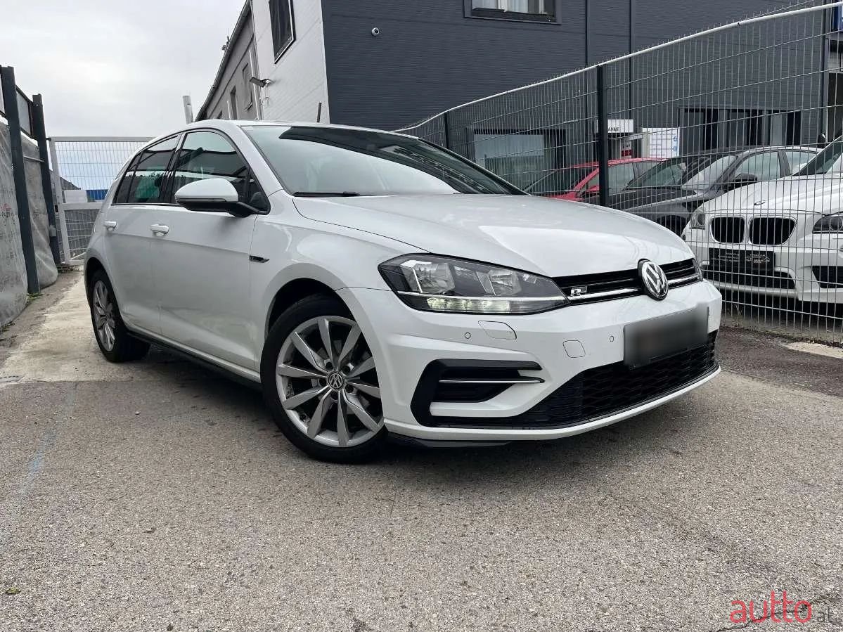 2017' Volkswagen Golf photo #3