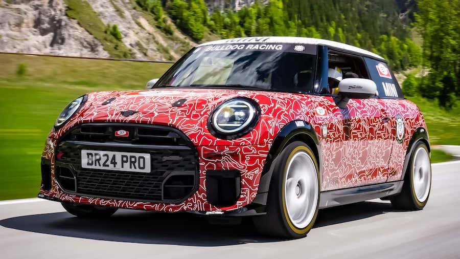 Mini John Cooper Works: Erst rennen, dann debütieren