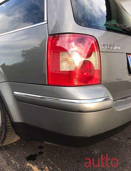 2001' Volkswagen Passat photo #3