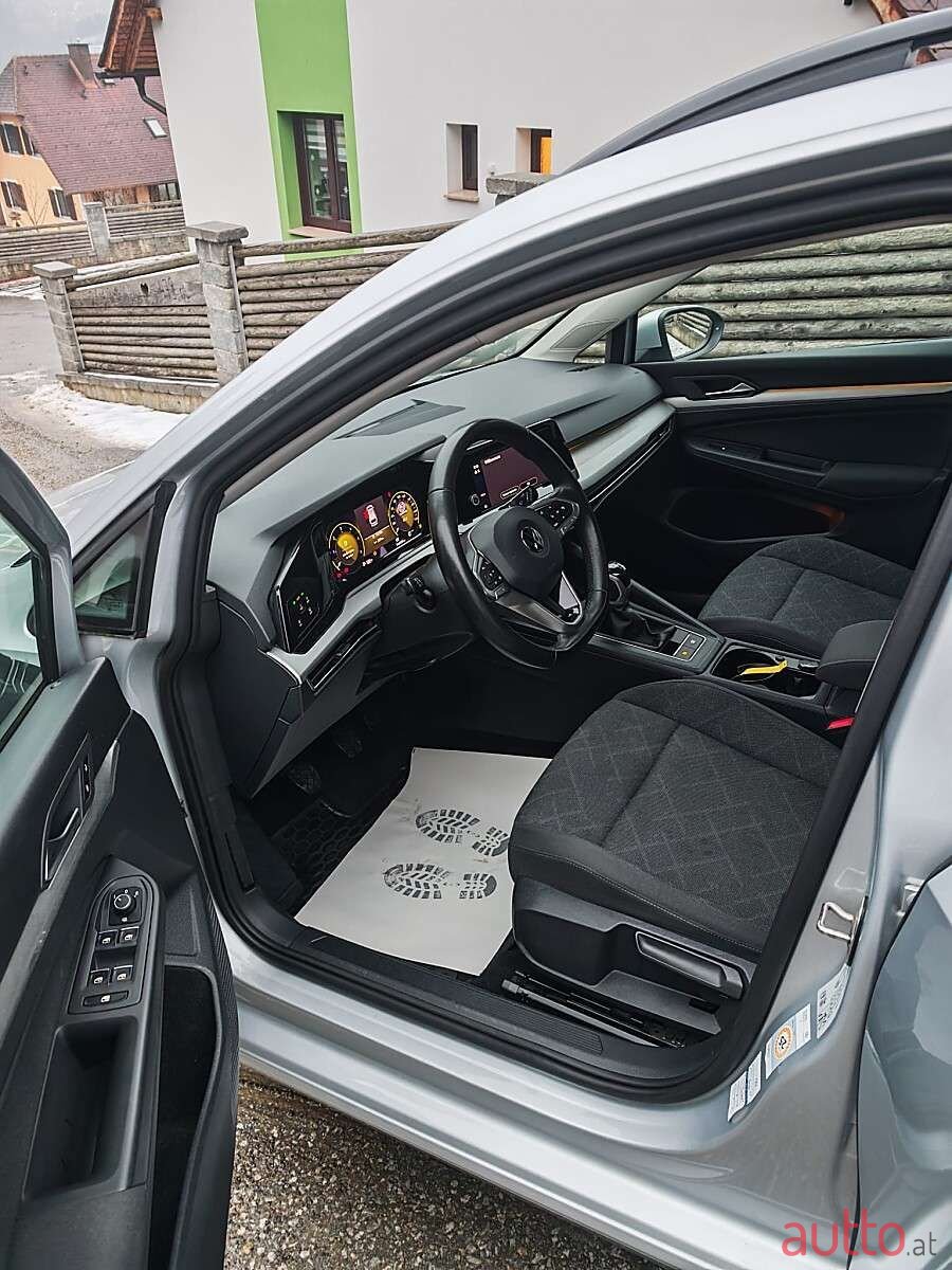 2022' Volkswagen Golf photo #5