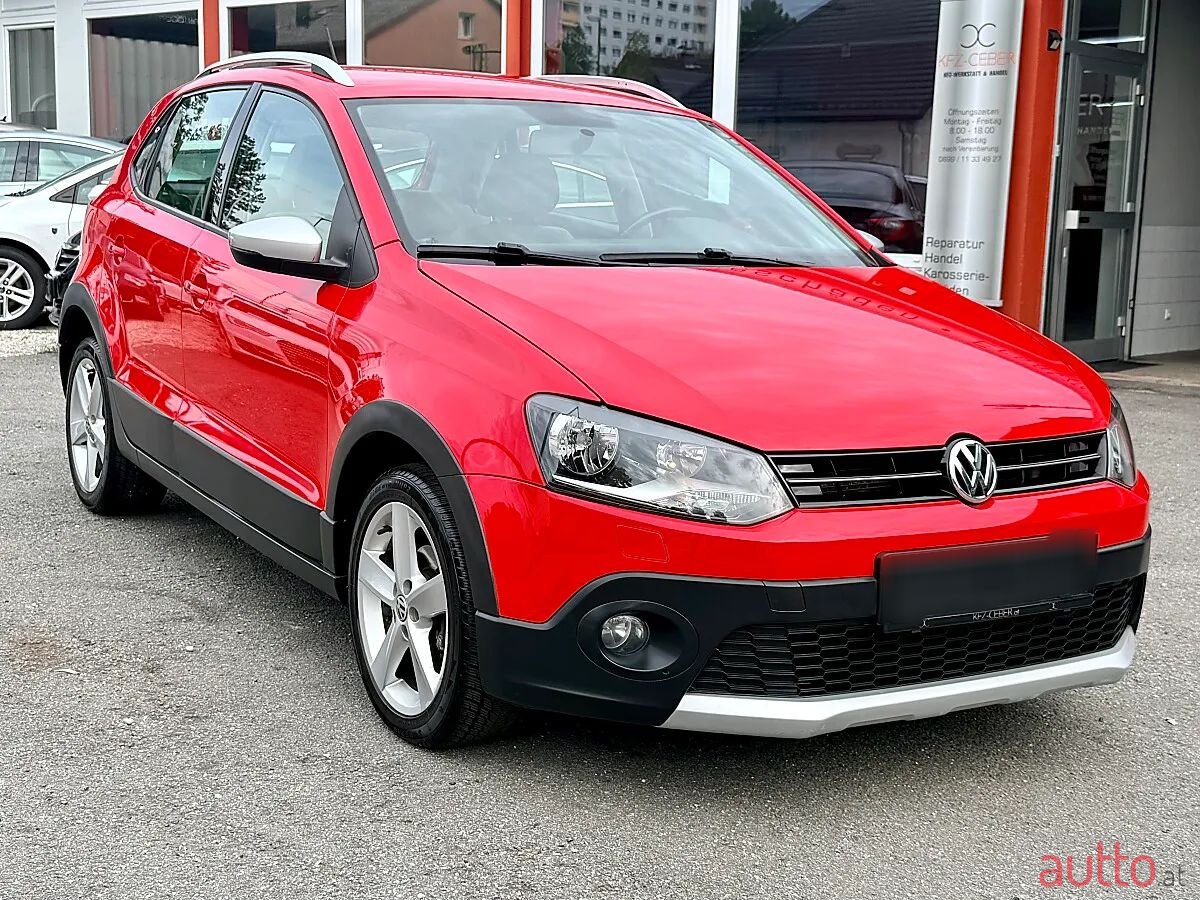 2013' Volkswagen Polo photo #4