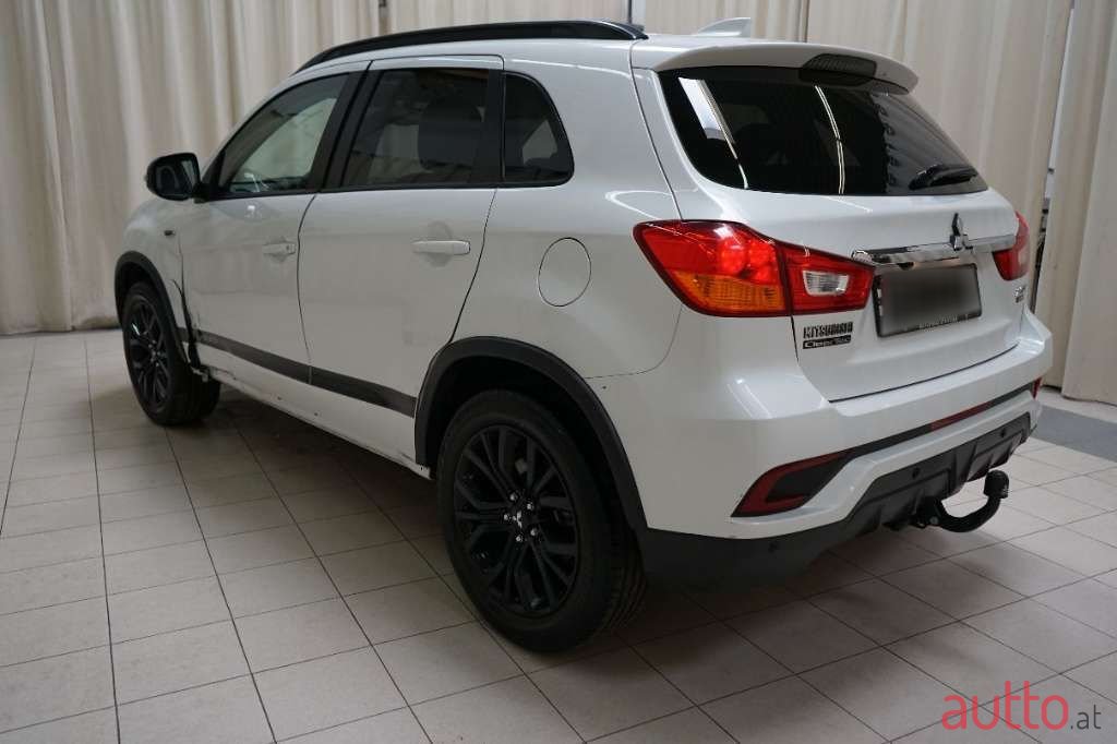 2019' Mitsubishi ASX photo #5