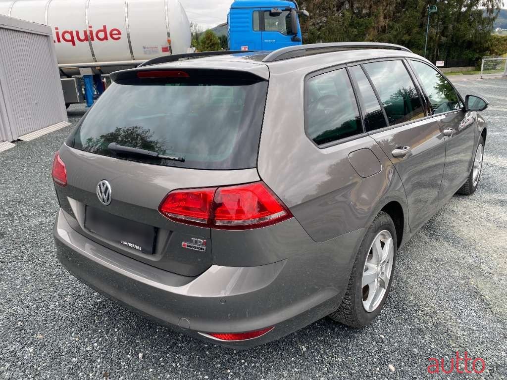 2017' Volkswagen Golf photo #4