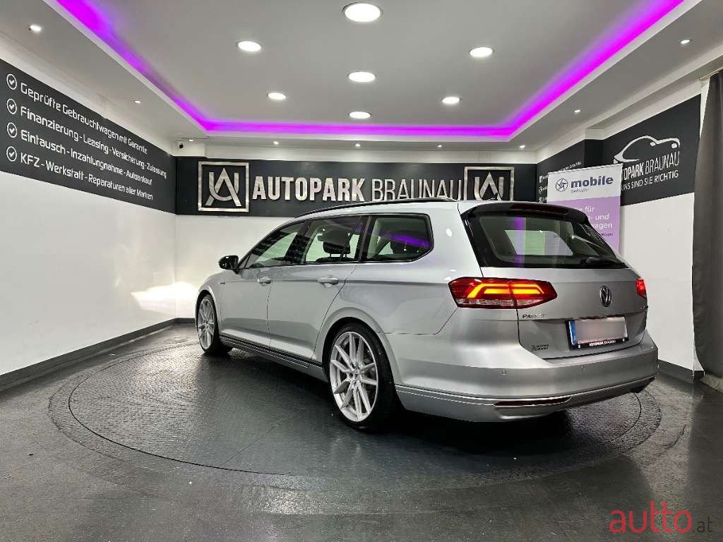 2016' Volkswagen Passat photo #4