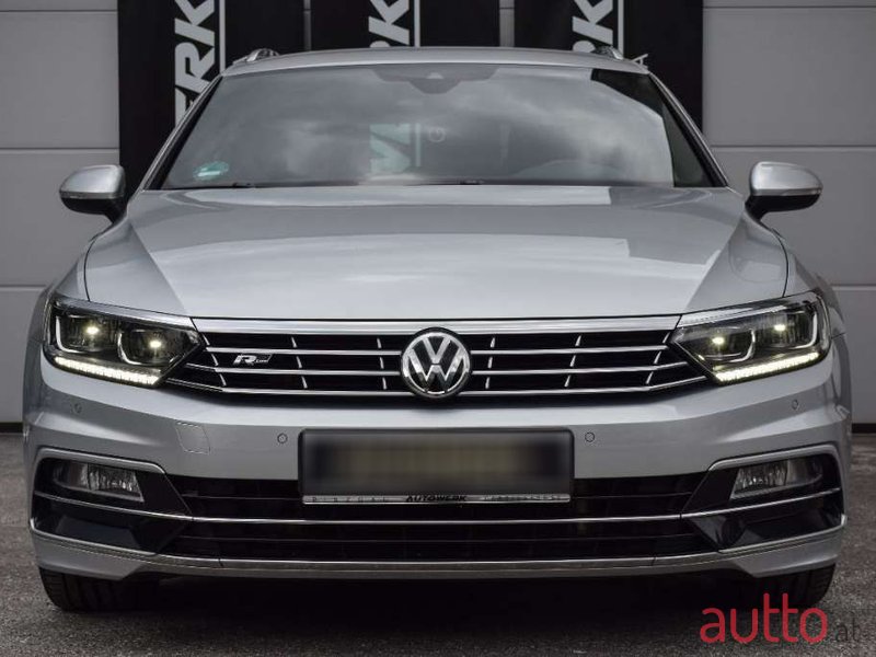 2018' Volkswagen Passat photo #3