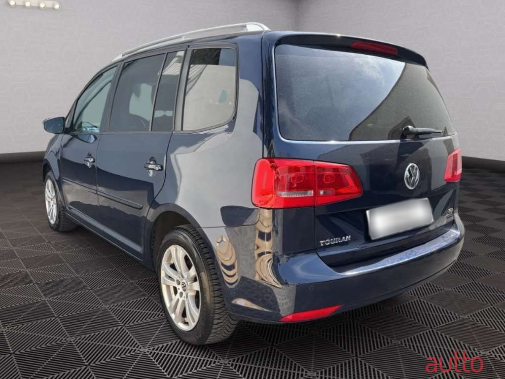 2013' Volkswagen Touran photo #6