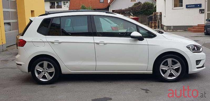 2016' Volkswagen Golf photo #1