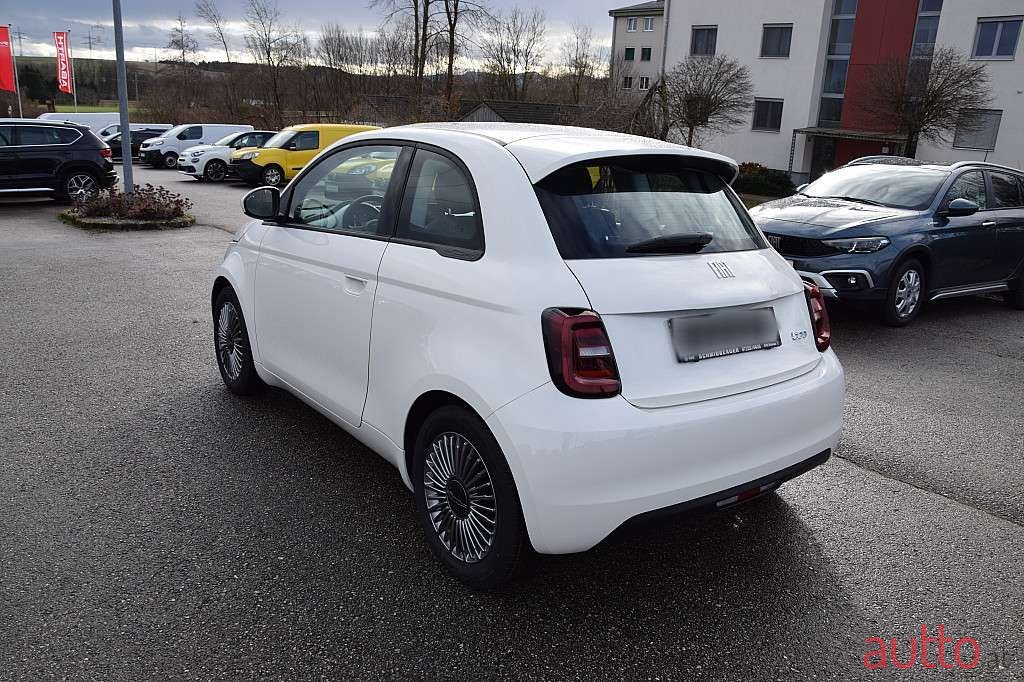 2023' Fiat 500 E photo #4