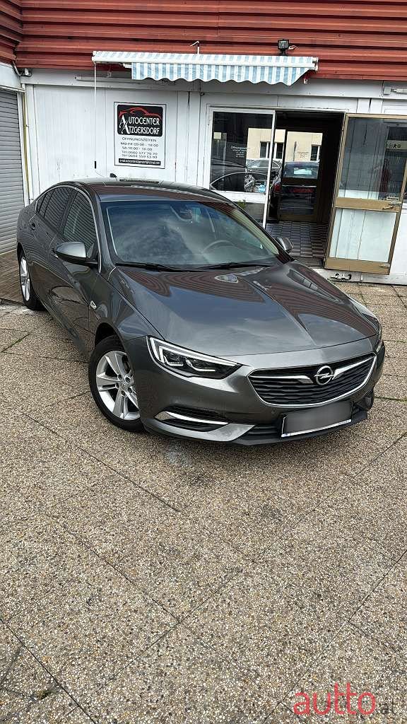 2018' Opel Insignia photo #6