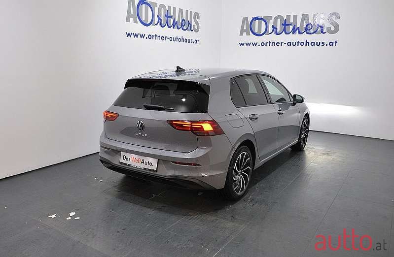 2020' Volkswagen Golf photo #3