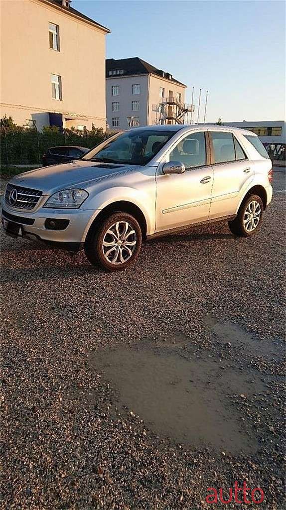 2008' Mercedes-Benz M-Klasse photo #2