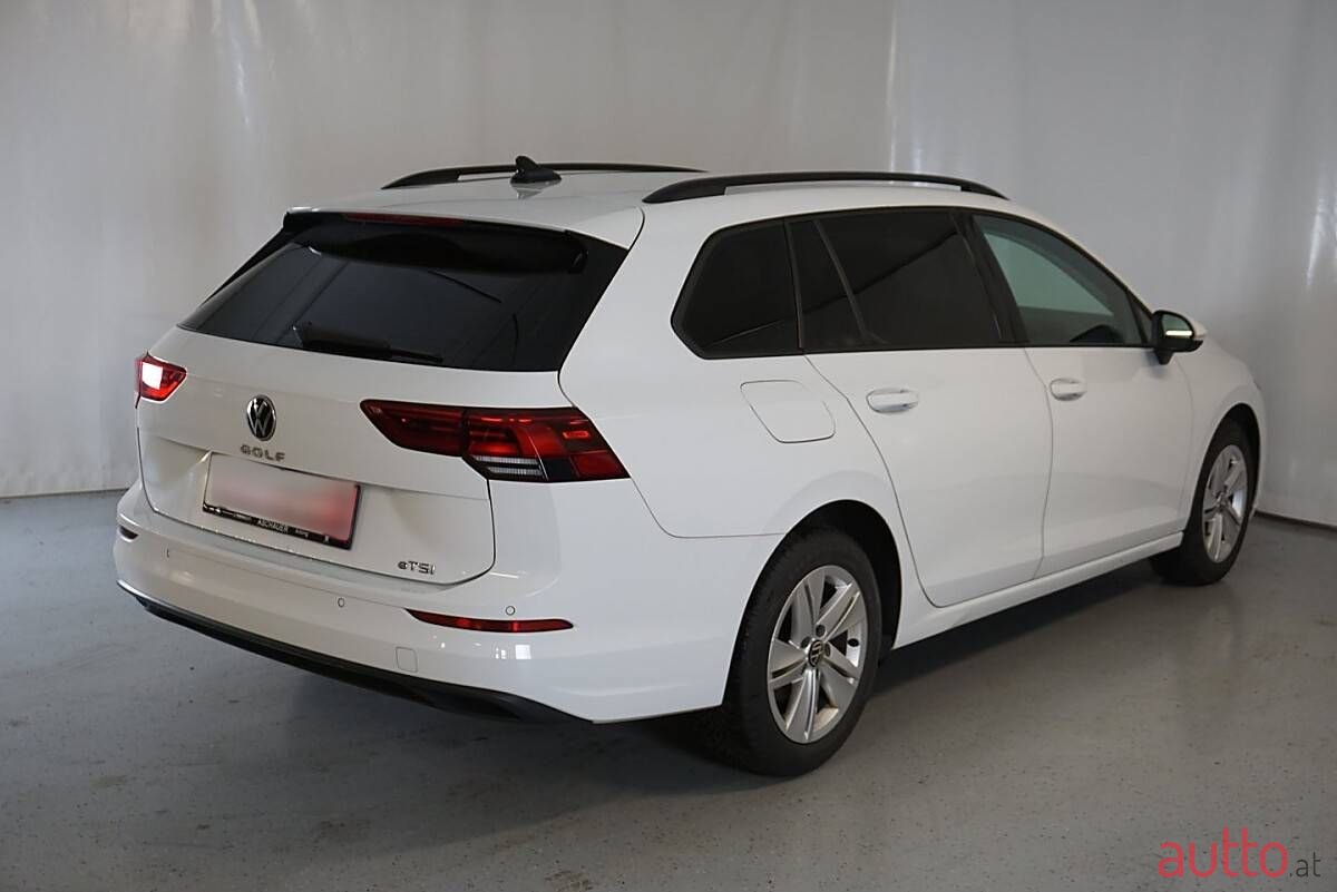 2022' Volkswagen Golf photo #3