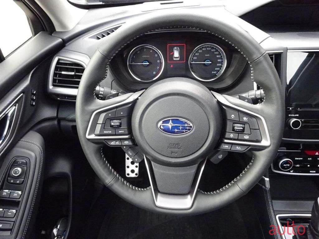 2023' Subaru Forester photo #6