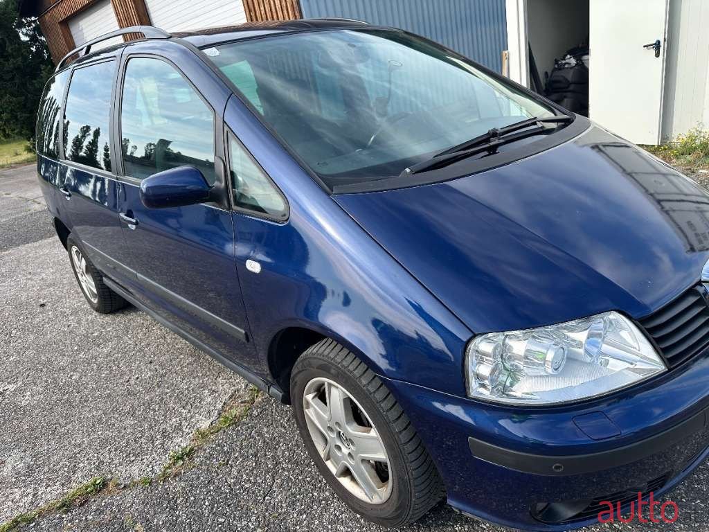 2008' SEAT Alhambra photo #5
