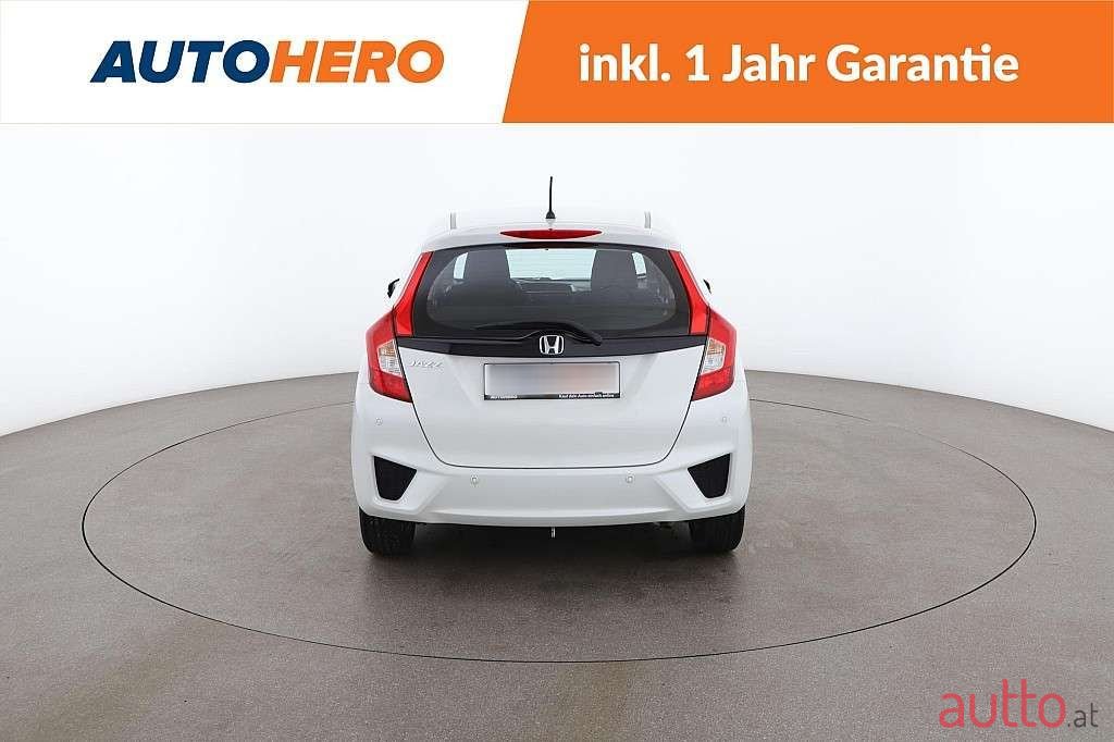 2016' Honda Jazz photo #4