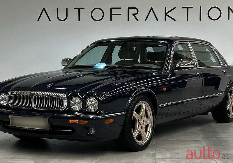 2000' Jaguar Daimler photo #1