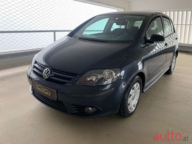 2005' Volkswagen Golf photo #1