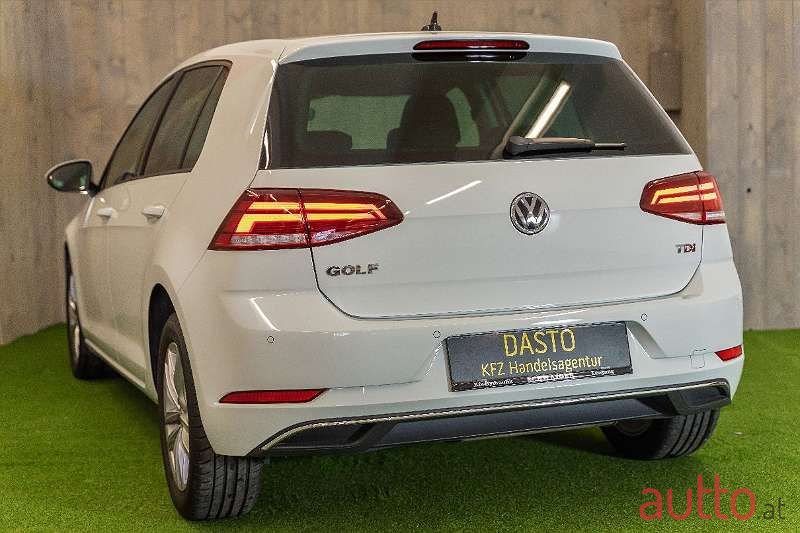 2017' Volkswagen Golf photo #3