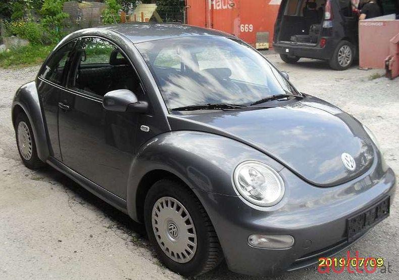 2002' Volkswagen Beetle photo #1