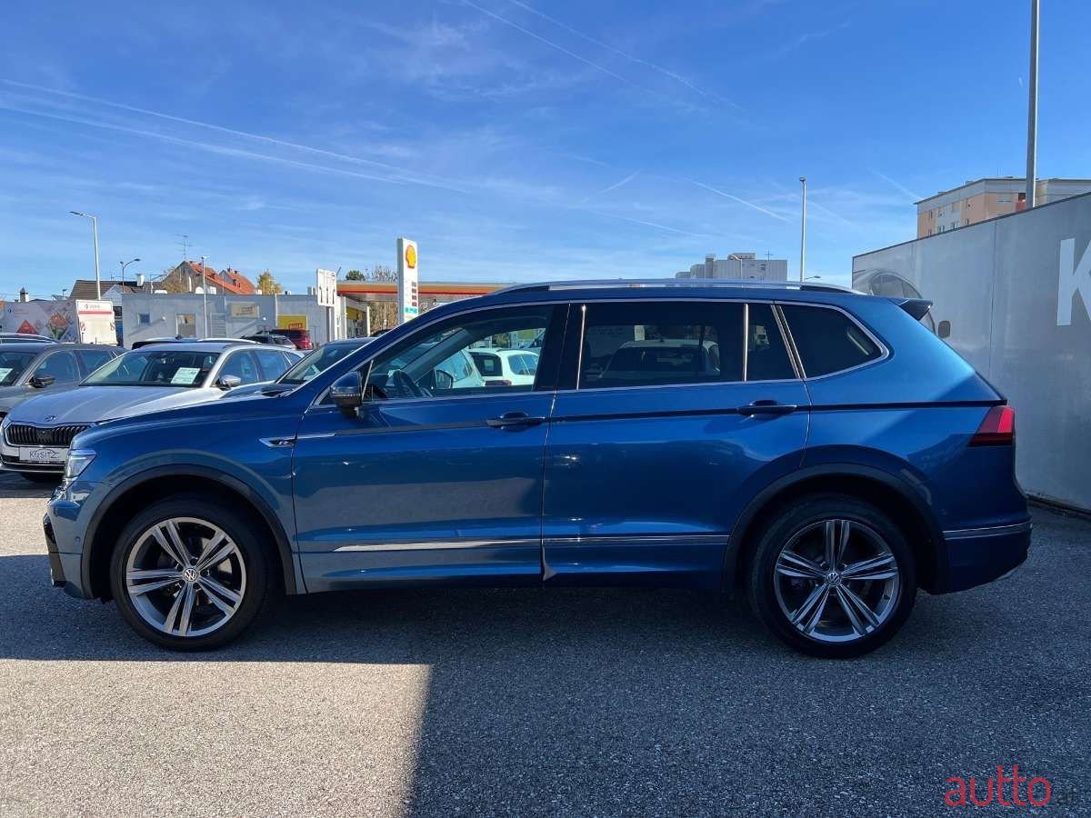 2021' Volkswagen Tiguan photo #6
