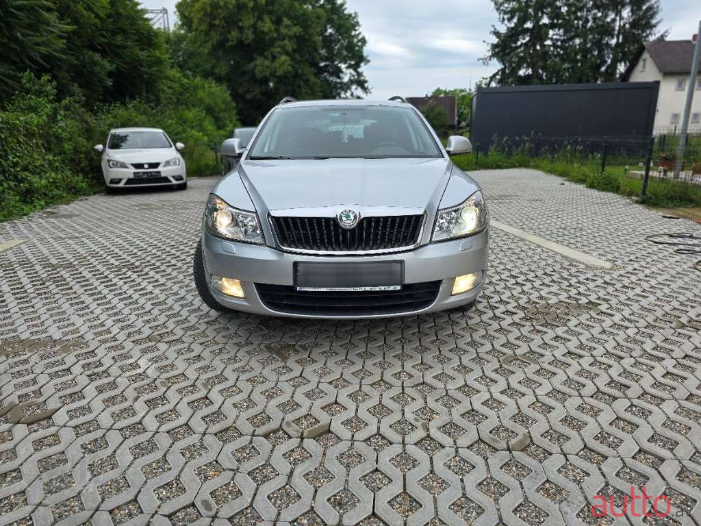2011' Skoda Octavia photo #1