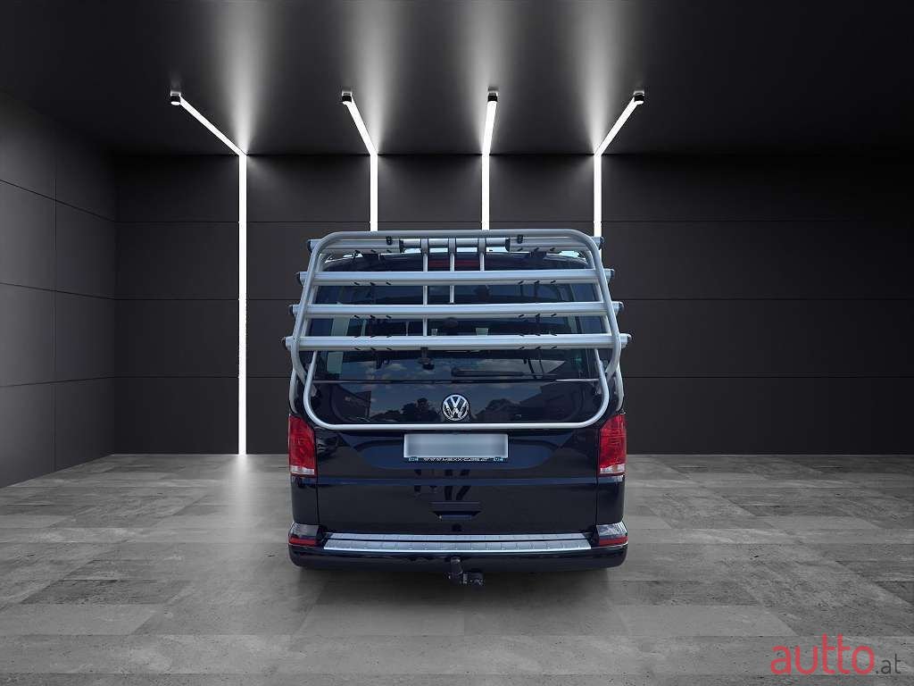 2021' Volkswagen Multivan photo #3