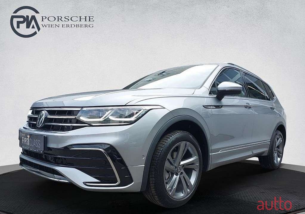 2023' Volkswagen Tiguan photo #1