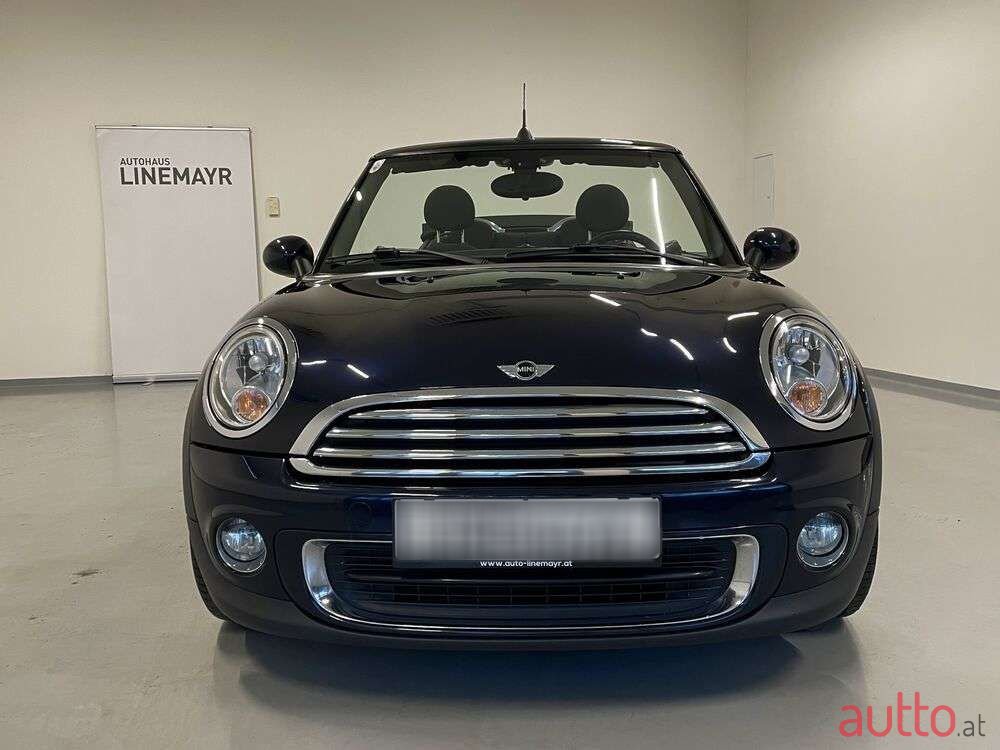 2012' MINI Cabrio photo #3