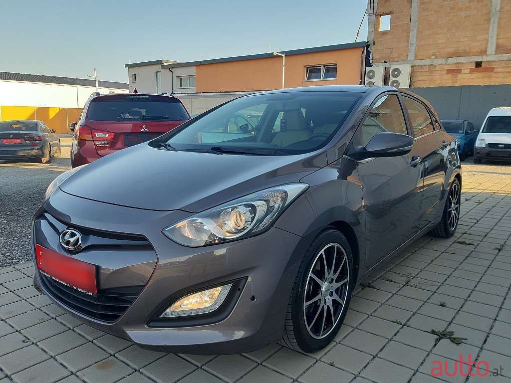 2012' Hyundai i30 photo #3