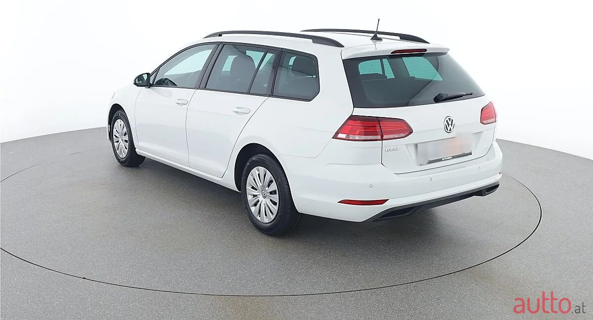 2020' Volkswagen Golf photo #3