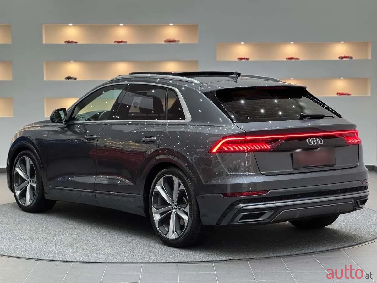 2019' Audi Q8 photo #3