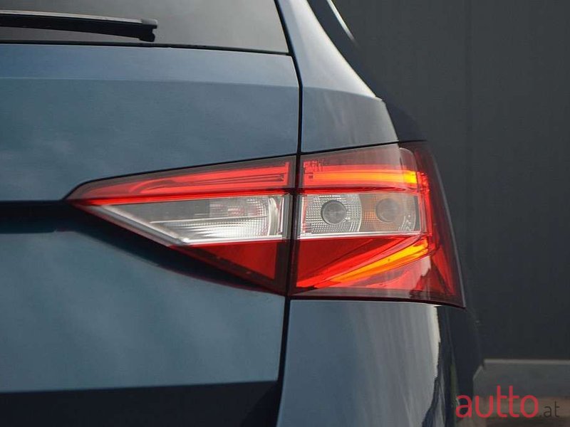 2020' Skoda Superb photo #5