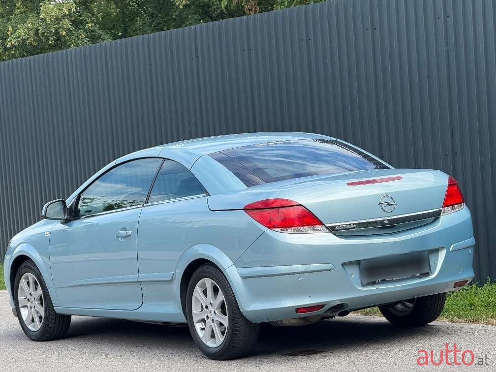 2009' Opel Astra photo #3