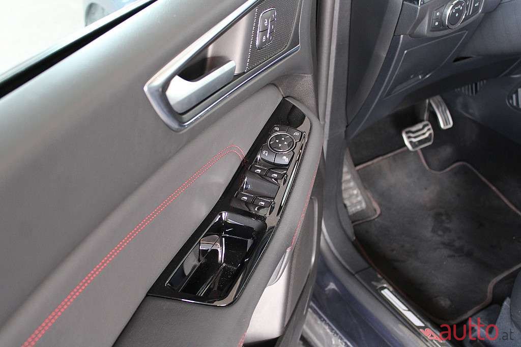 2022' Ford S-Max photo #3