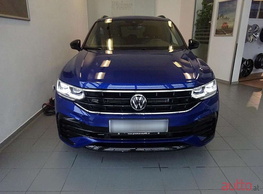 2023' Volkswagen Tiguan photo #2