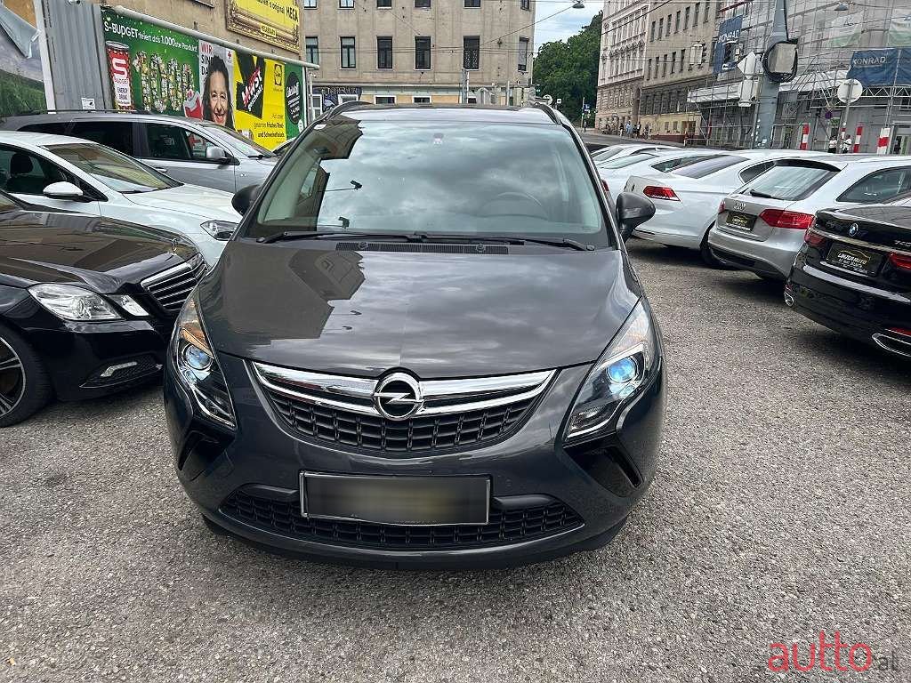 2013' Opel Zafira photo #4