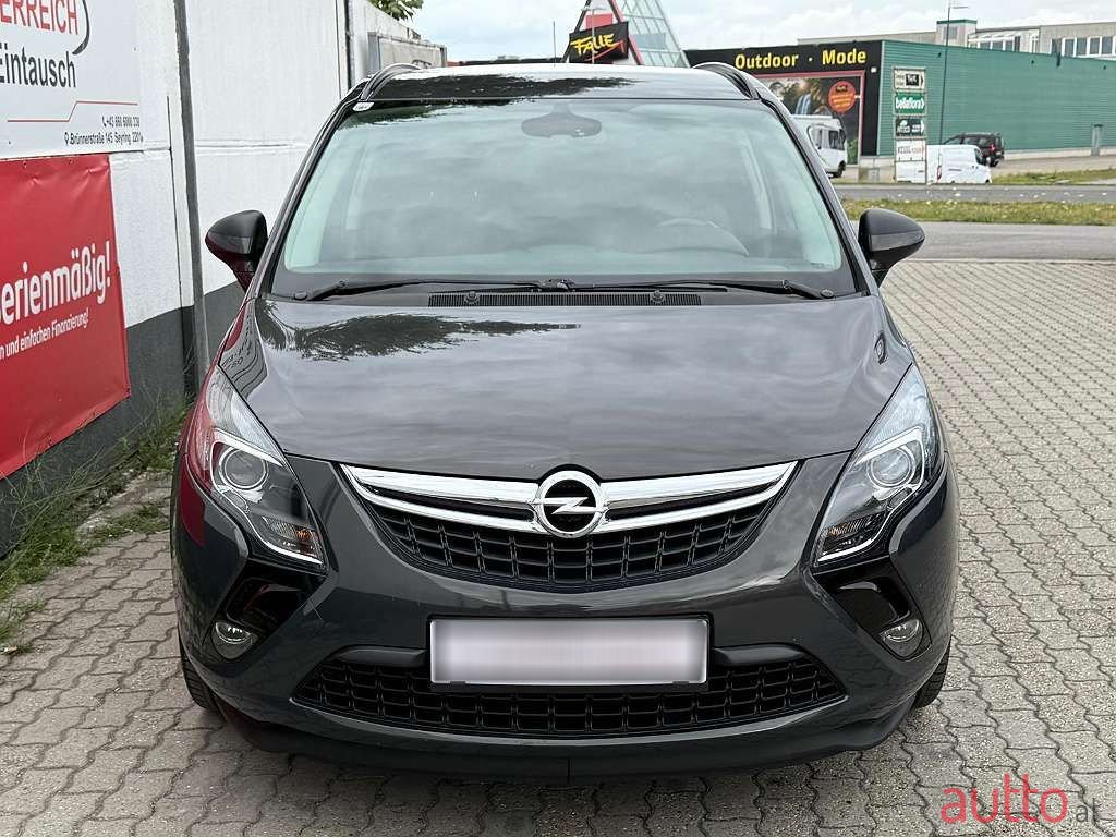 2013' Opel Zafira photo #5