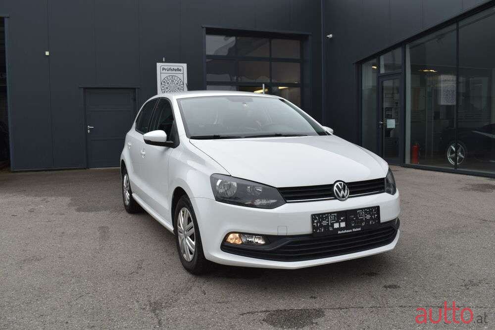 2017' Volkswagen Polo photo #5