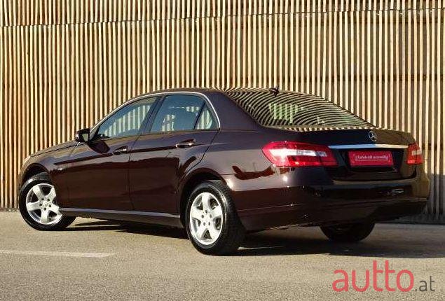 2011' Mercedes-Benz E-Klasse photo #1