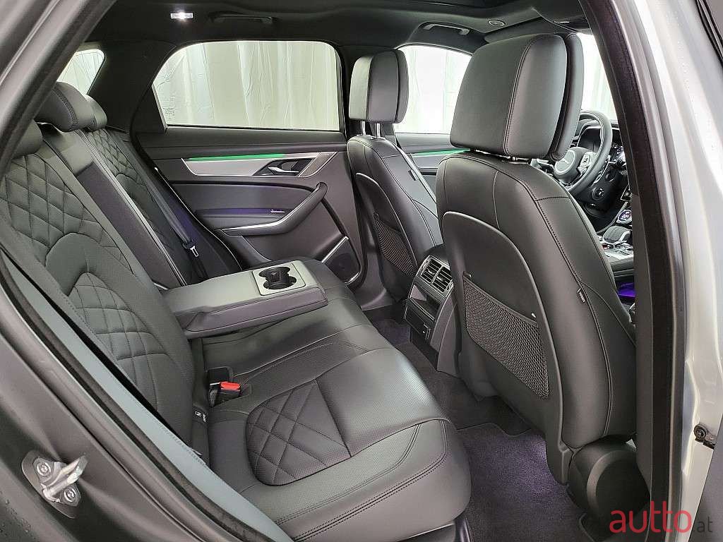 2022' Jaguar F-Pace photo #5