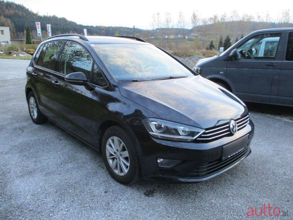 2015' Volkswagen Golf photo #4