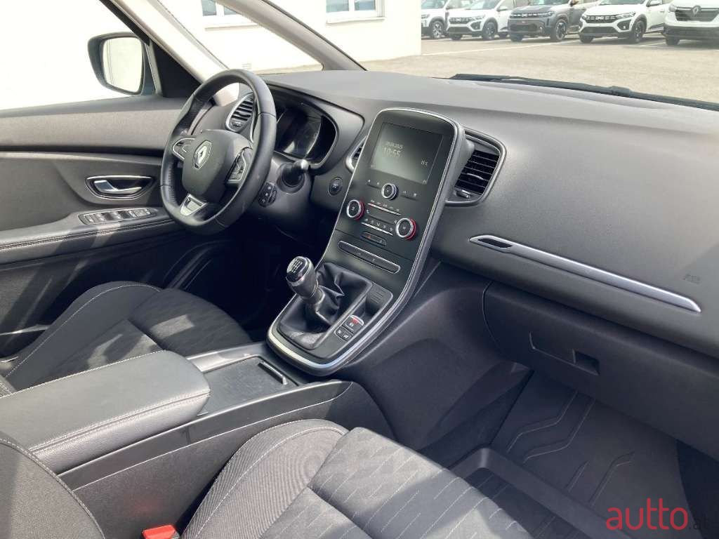 2019' Renault Scenic photo #3
