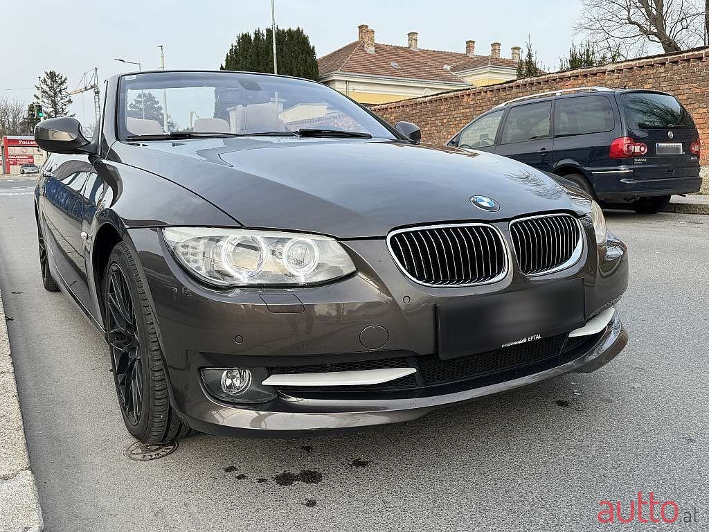 2011' BMW 3Er-Reihe photo #4