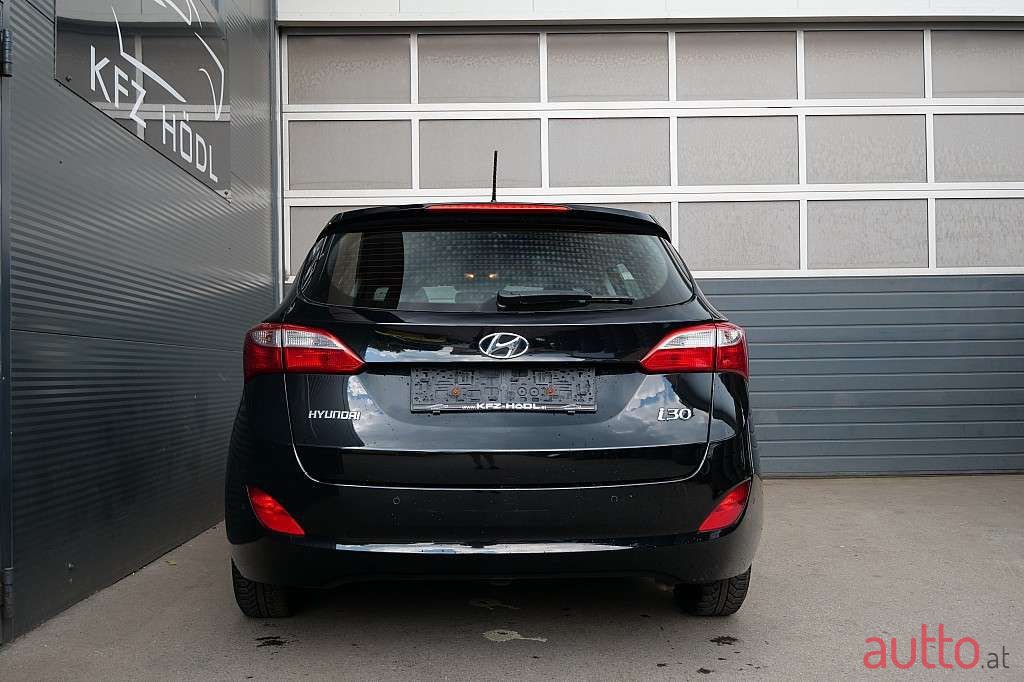 2017' Hyundai i30 photo #3