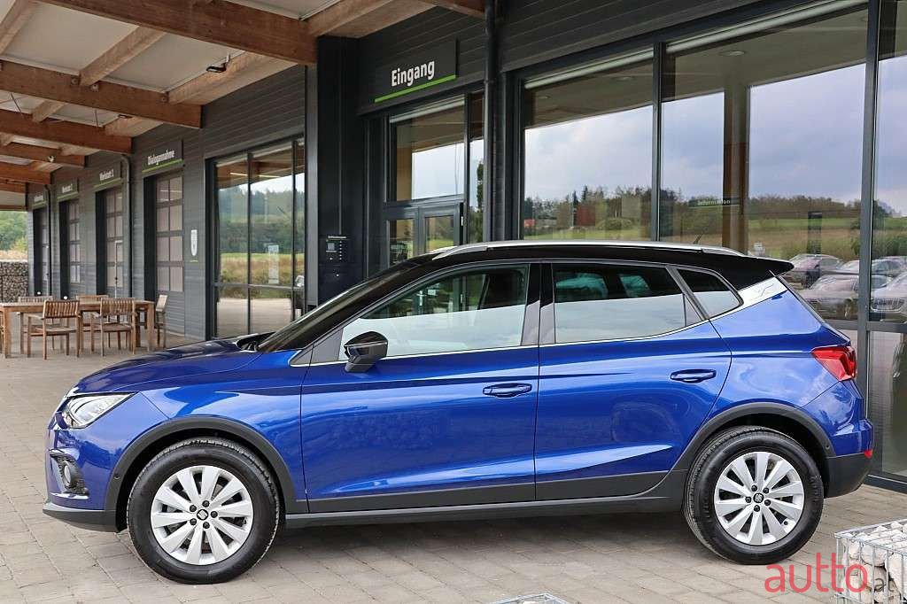 2020' SEAT Arona photo #2