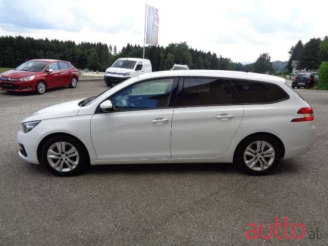 2020' Peugeot 308 photo #2