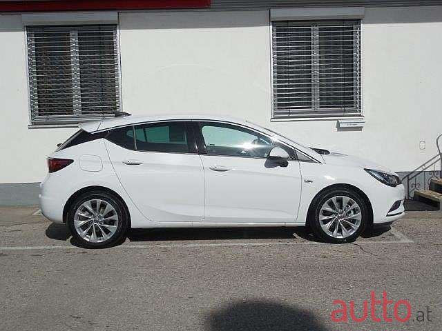 2016' Opel Astra photo #4