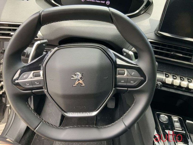 2023' Peugeot 5008 photo #6