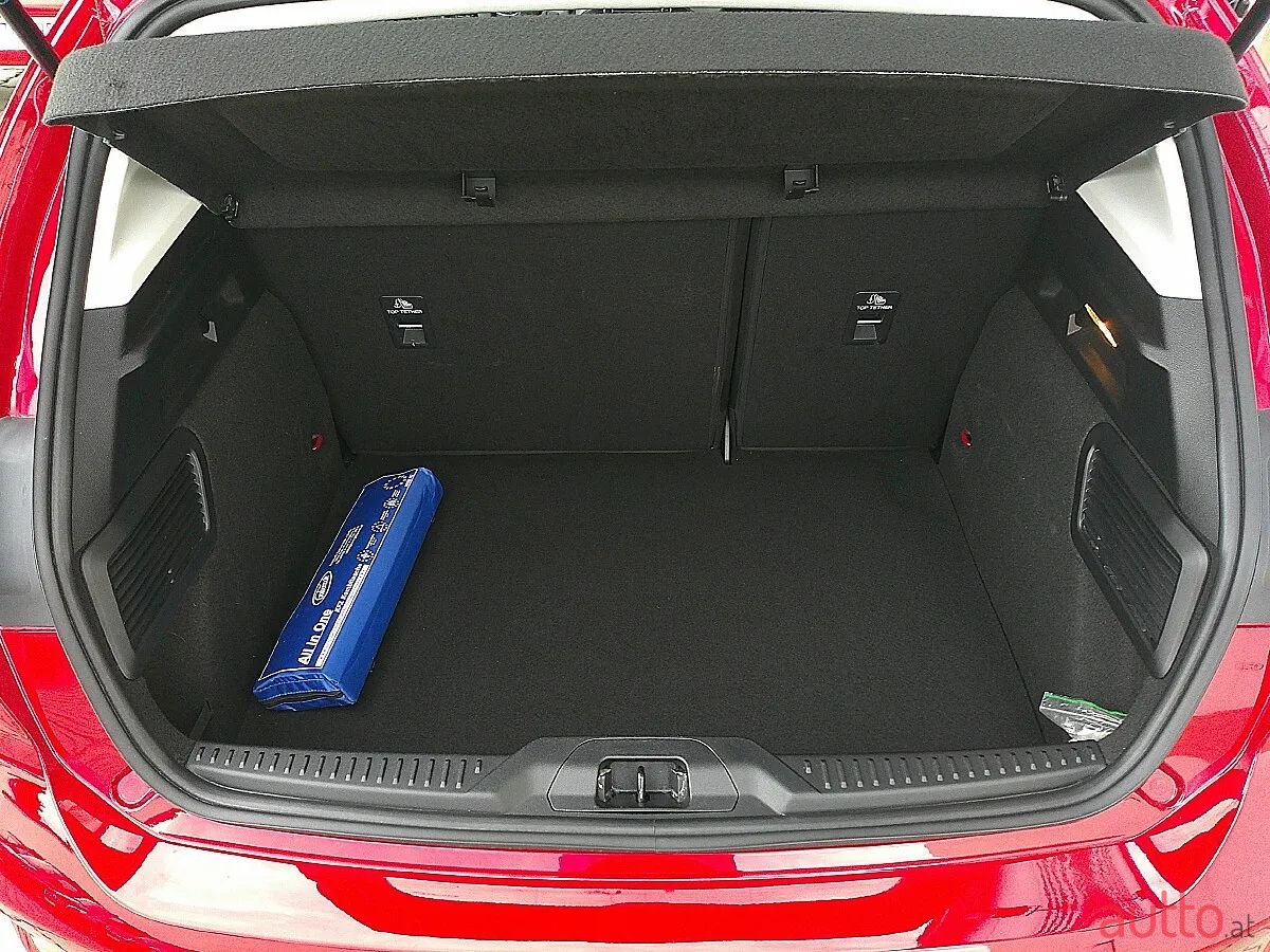 2022' Ford Focus photo #5